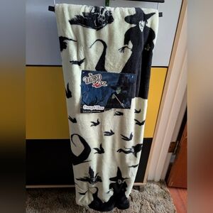 Wizard Of Oz Oversized Plush Throw Blanket, 60"x70", NEW WITH TAGS